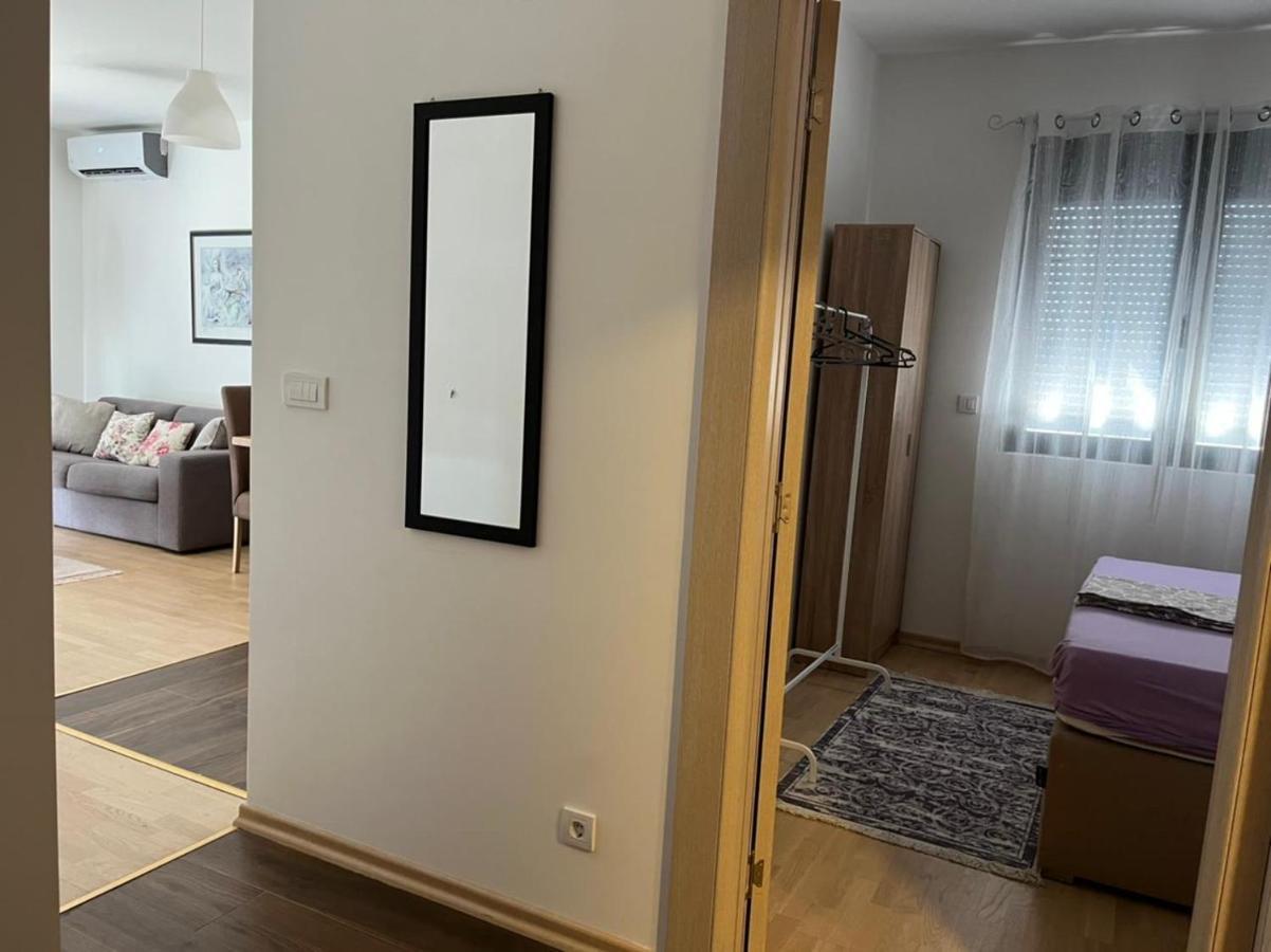 Lovely Pink Flat Apartamento Podgorica Exterior foto